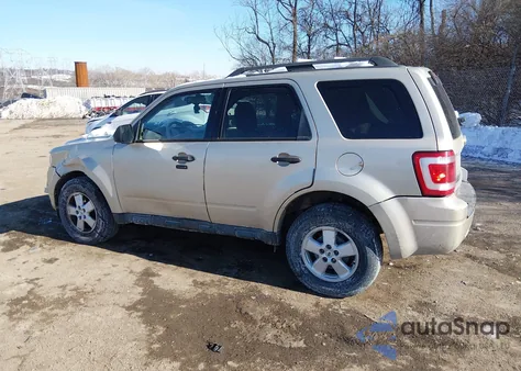 2010 Ford Escape Xlt from USA, damaged, VIN 1FMCU9D74AKC90838